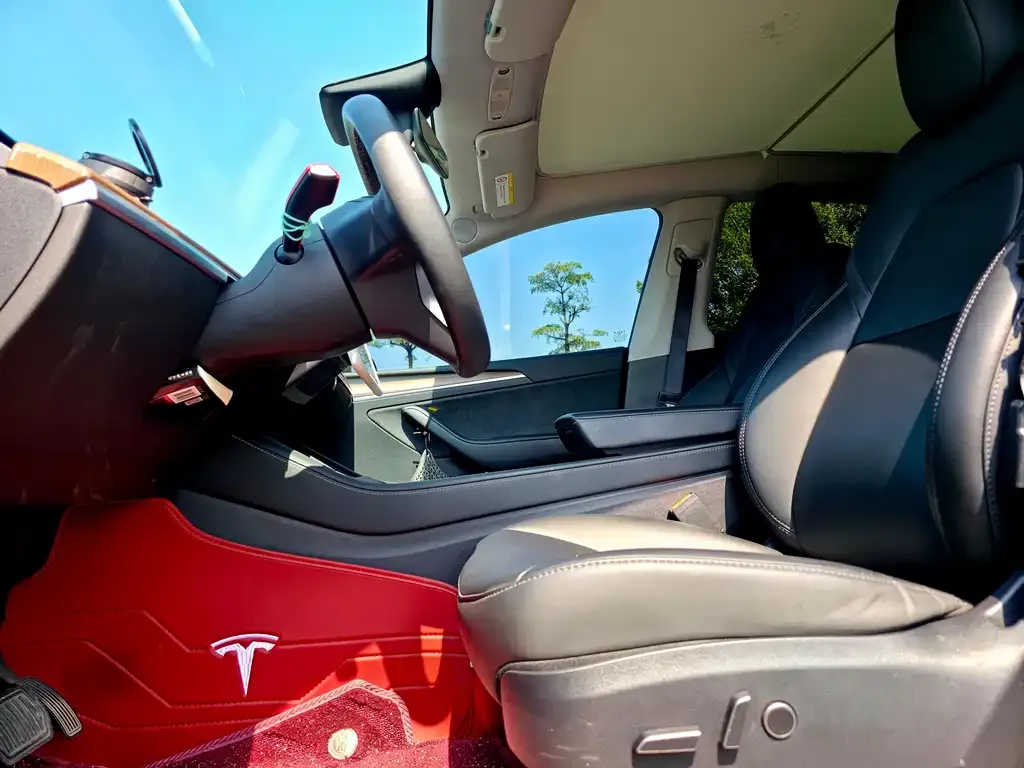 Tesla Model Y — фото 2