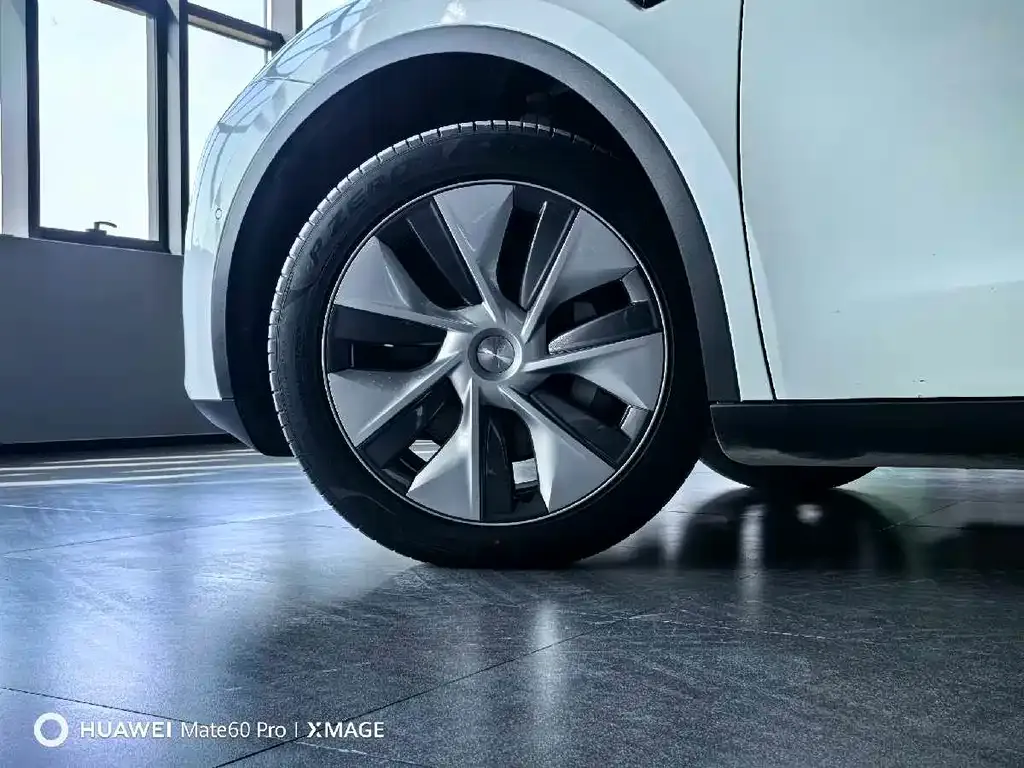 Tesla Model Y 2023 из CN, фото 10