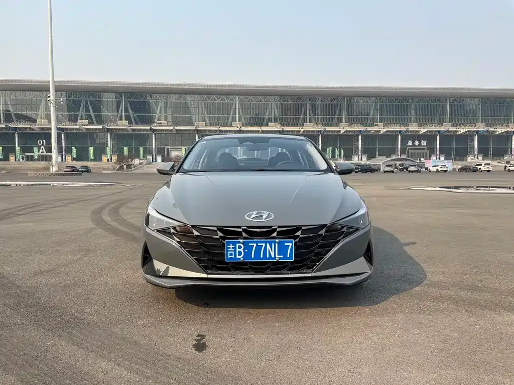 Hyundai Elantra — фото 6