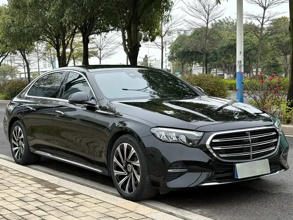 Mercedes-Benz E-Class — фото 10