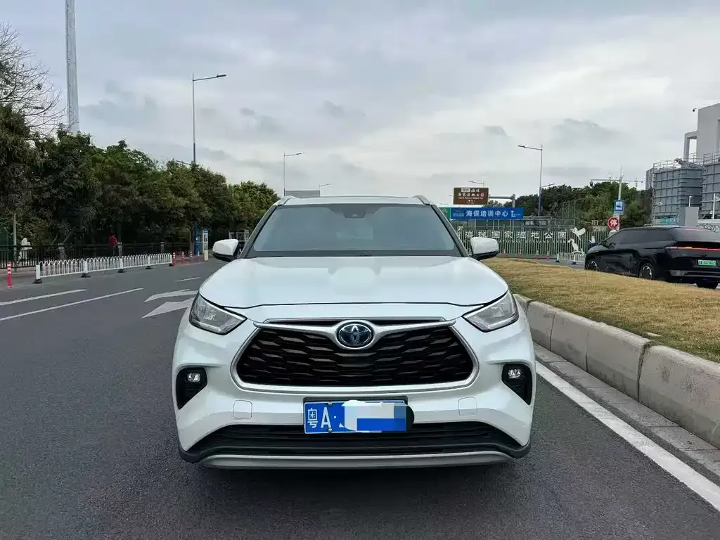Toyota Highlander 2023 из CN, фото 6