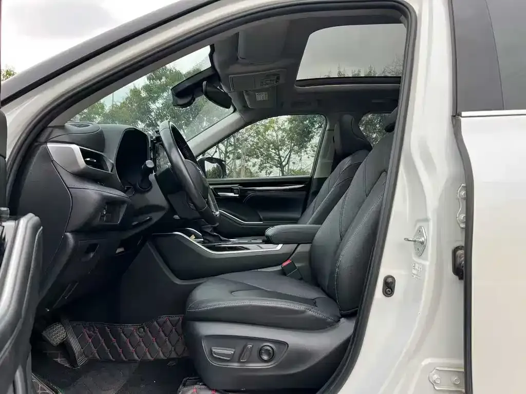 Toyota Highlander 2023 из CN, фото 2