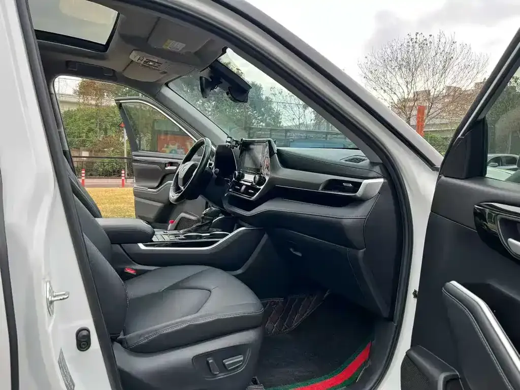 Toyota Highlander 2023 из CN, фото 5