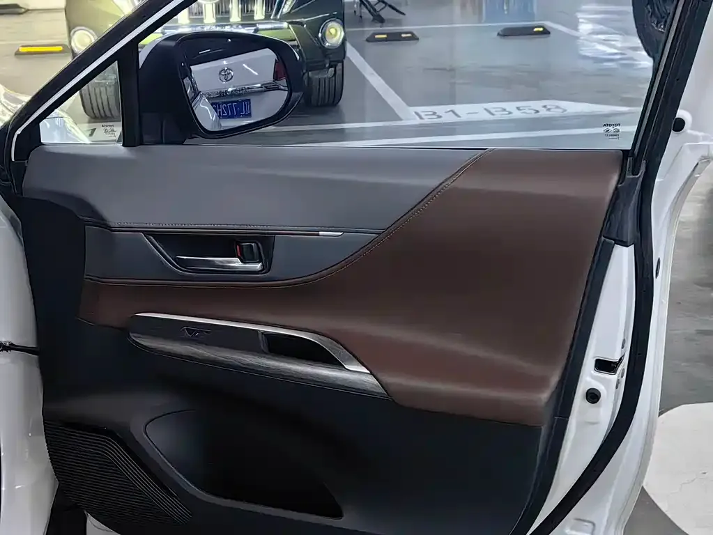 Toyota Harrier 2022 из CN, фото 5