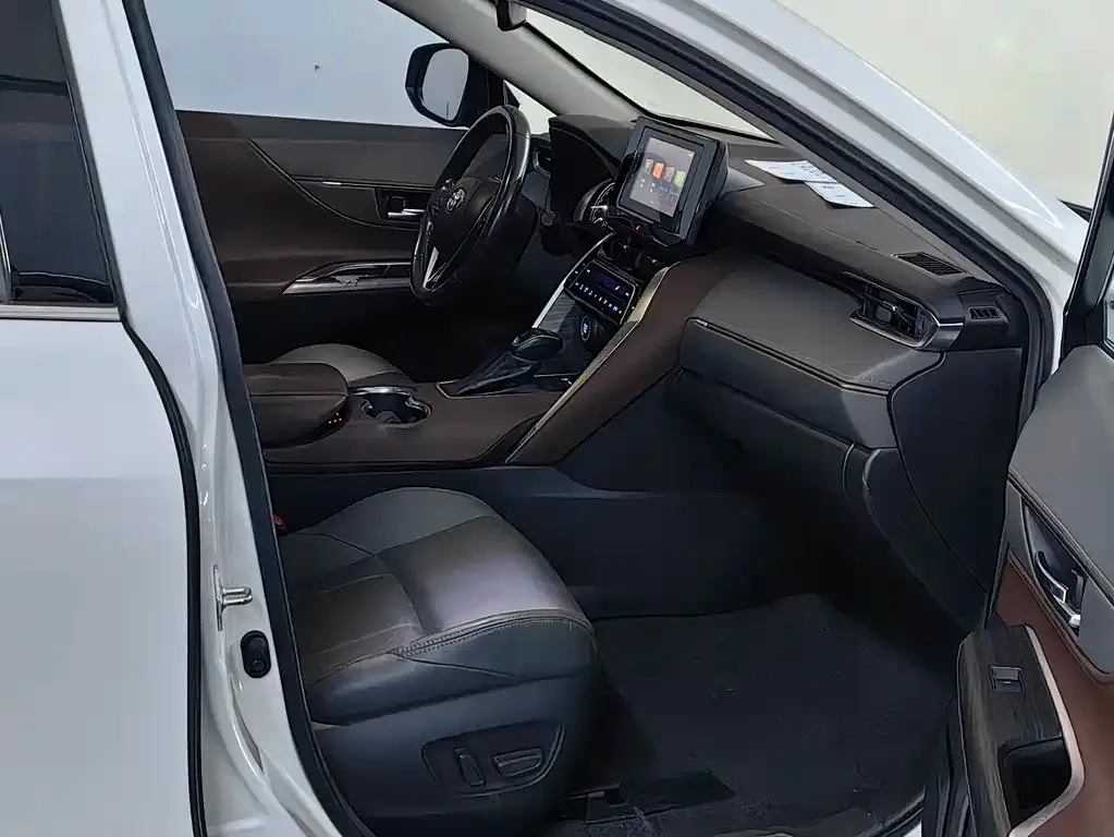 Toyota Harrier 2022 из CN, фото 3