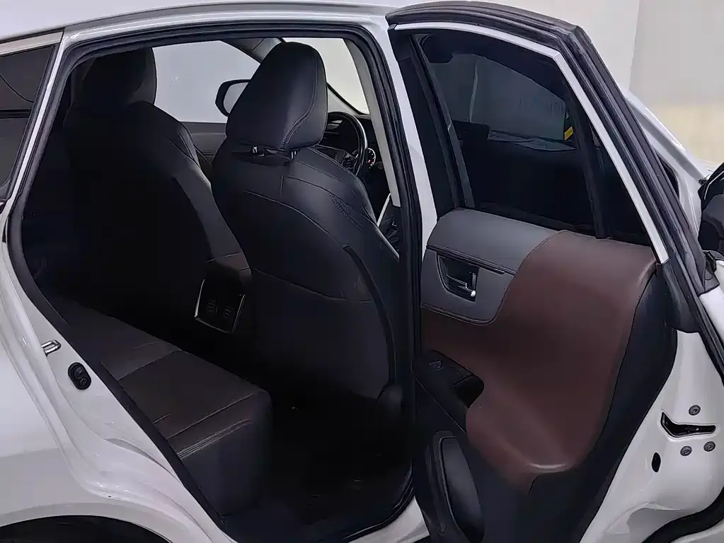 Toyota Harrier 2022 из CN, фото 8