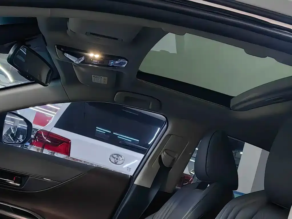 Toyota Harrier 2022 из CN, фото 2