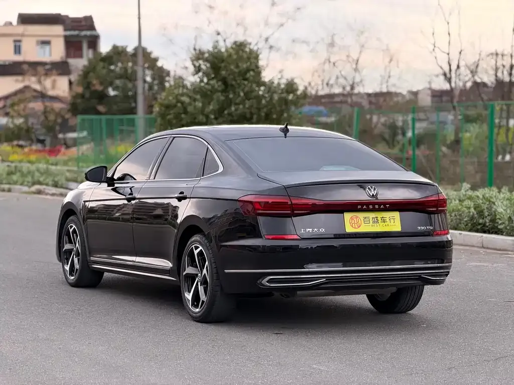 Volkswagen Passat — фото 4