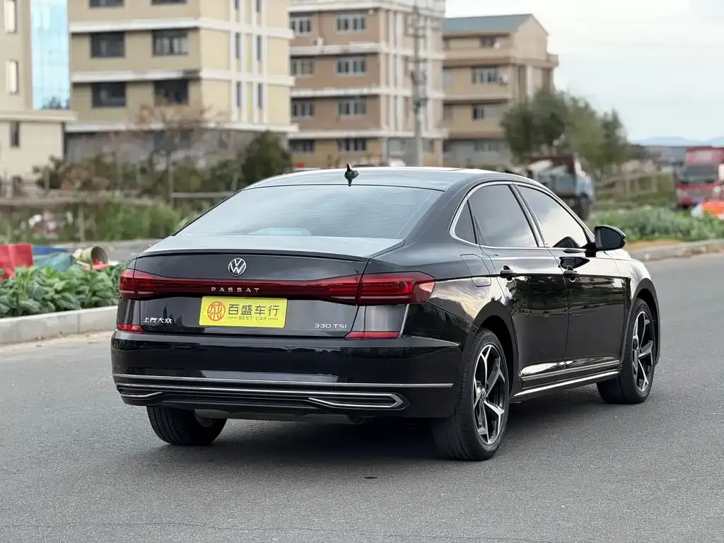 Volkswagen Passat — фото 10