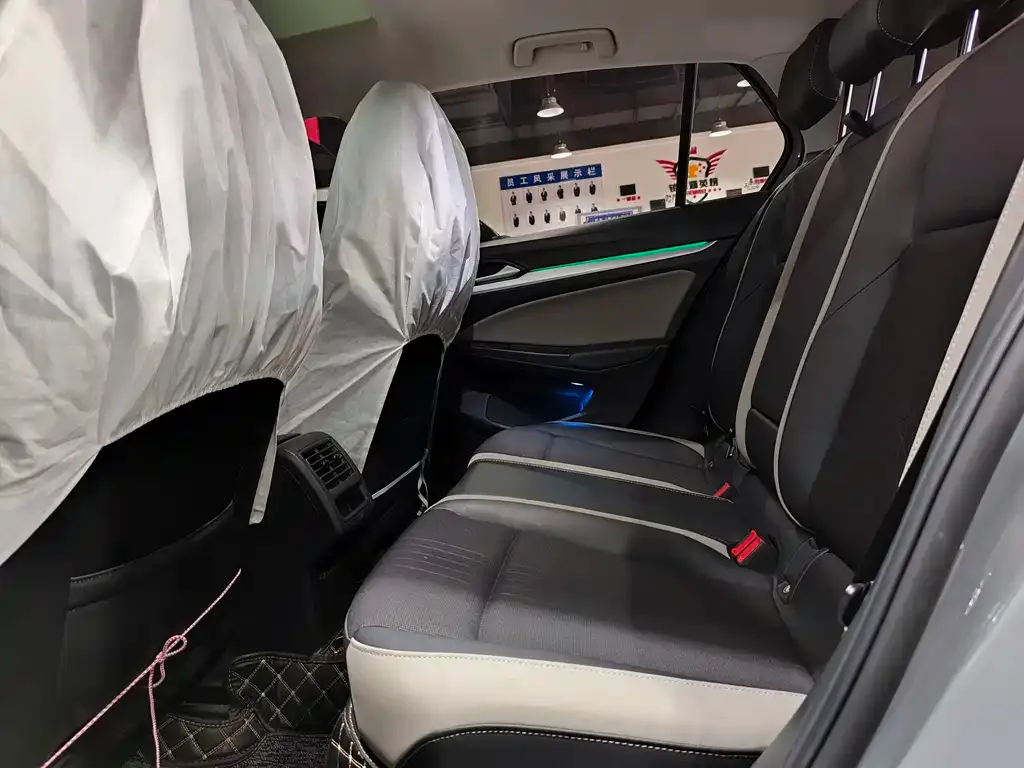 Volkswagen Golf 2022 из CN, фото 10