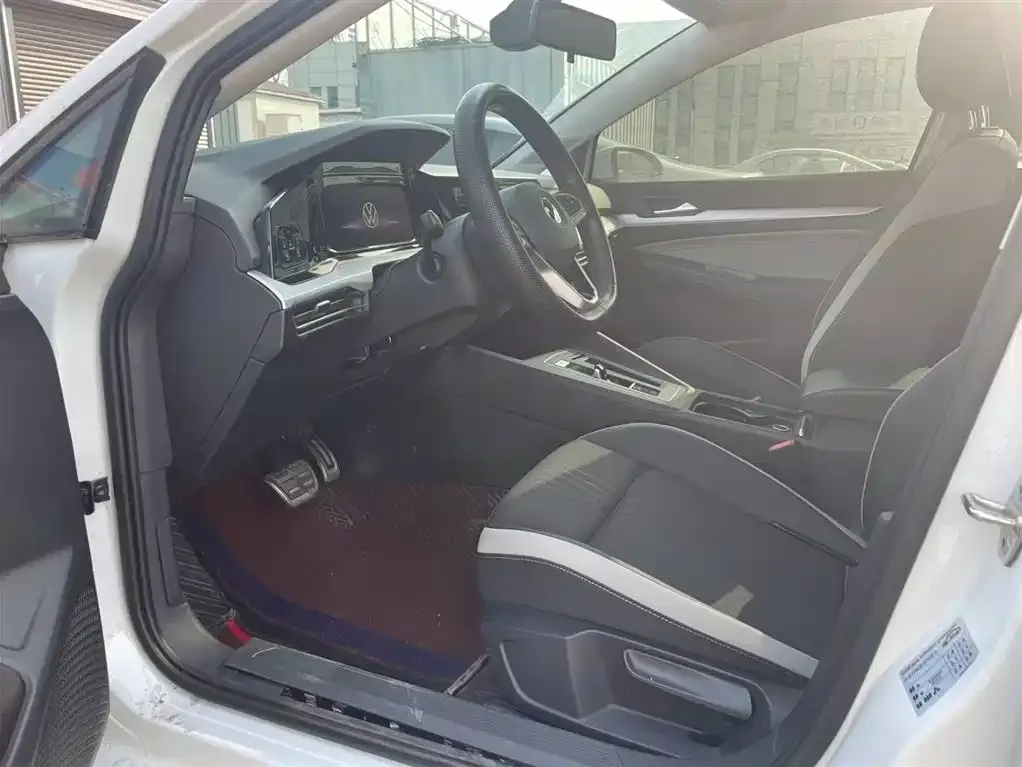 Volkswagen Golf 2022 из CN, фото 2
