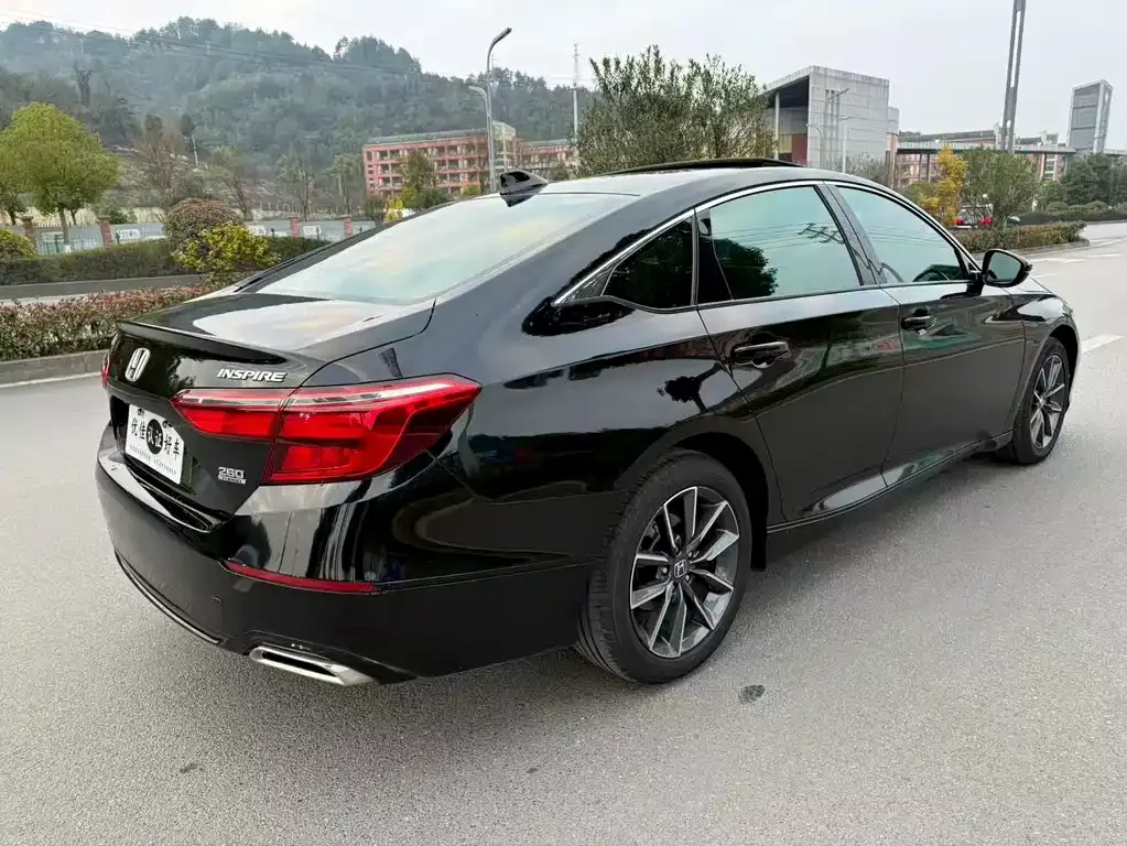 Honda Inspire — фото 8