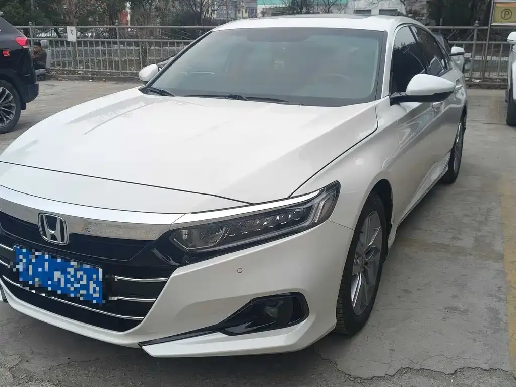 Honda Accord — фото 1