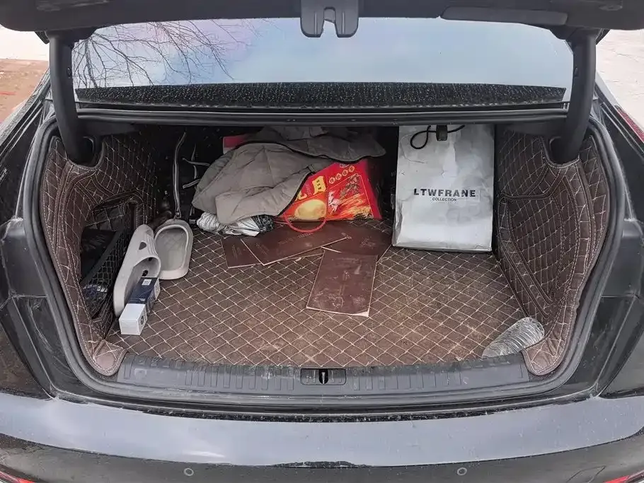 Audi A6L 2023 из CN, фото 9