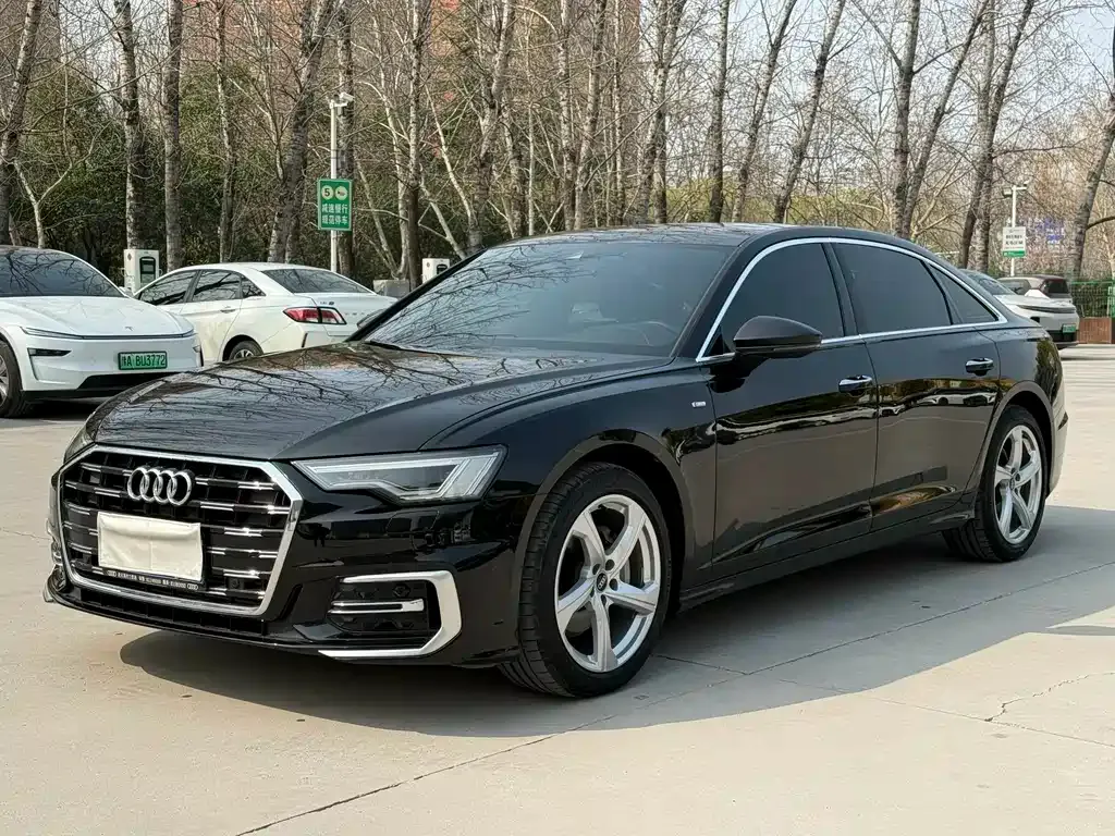 Audi A6L — фото 1