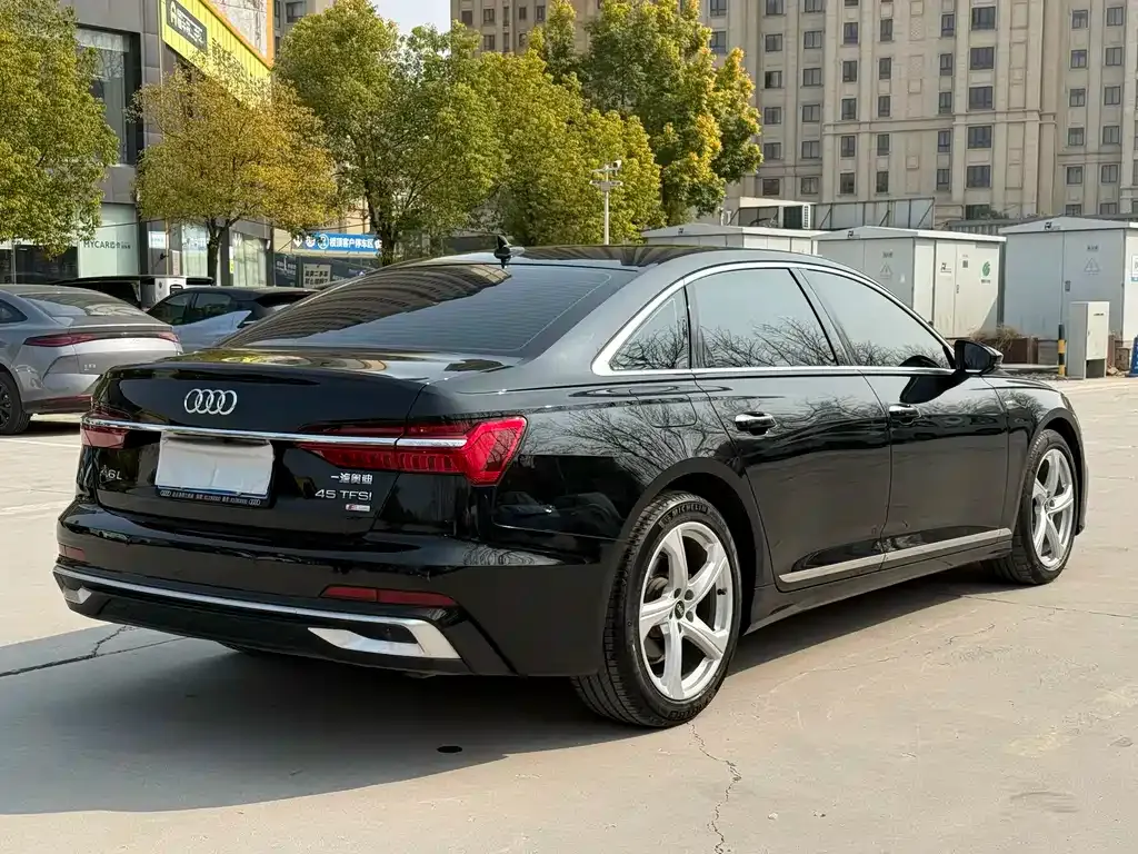 Audi A6L — фото 6