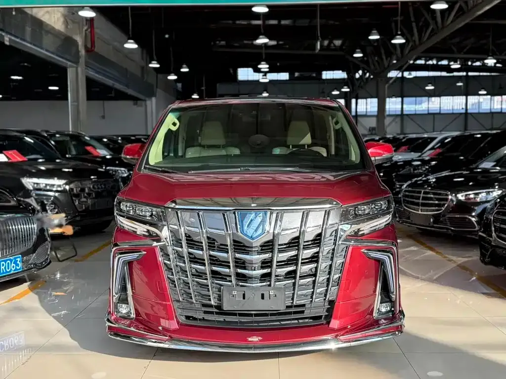 Toyota Alphard — фото 5