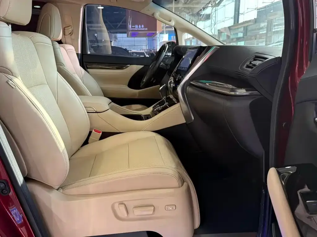 Toyota Alphard — фото 6