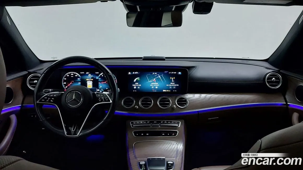 Mercedes-Benz E-Class — фото 10
