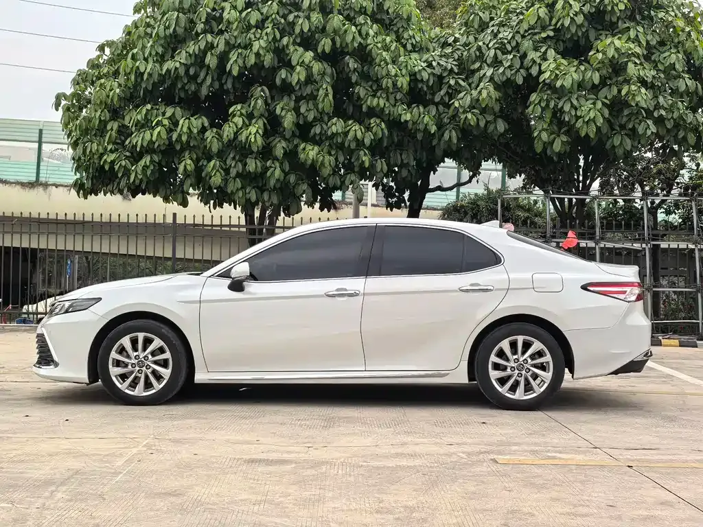 Toyota Camry 2023 из CN, фото 7