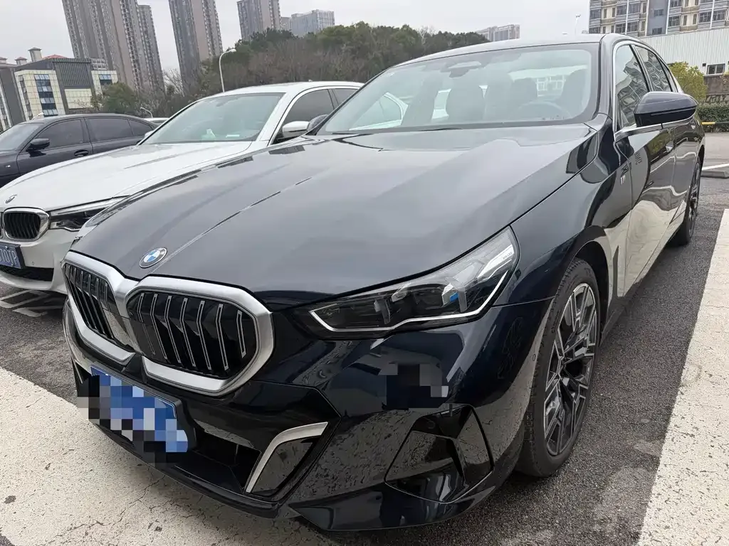 BMW 5 Series 2025 из CN, фото 1
