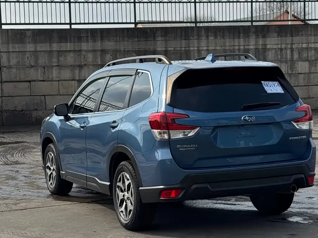 Subaru Forester 2023 из CN, фото 3