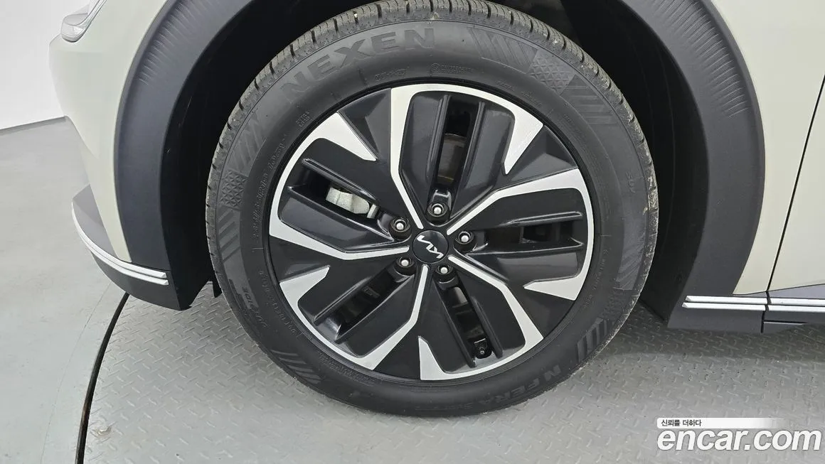 Kia EV6 — фото 8
