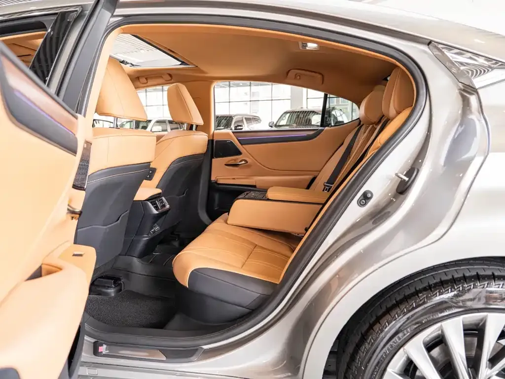 Lexus ES 2025 из CN, фото 10