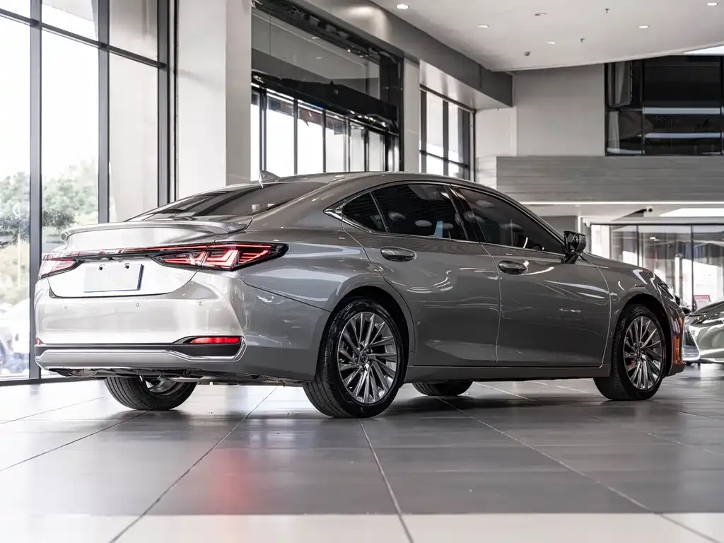 Lexus ES 2025 из CN, фото 5