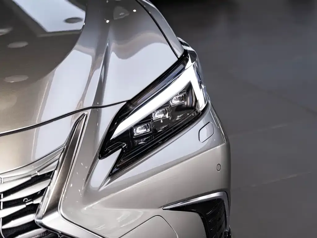 Lexus ES 2025 из CN, фото 2