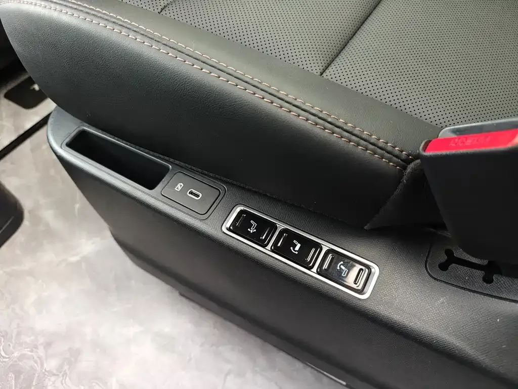 GAC Motor Trumpchi E8 — фото 10