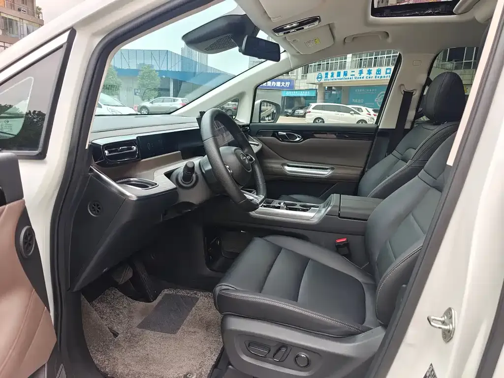 GAC Motor Trumpchi E8 — фото 3