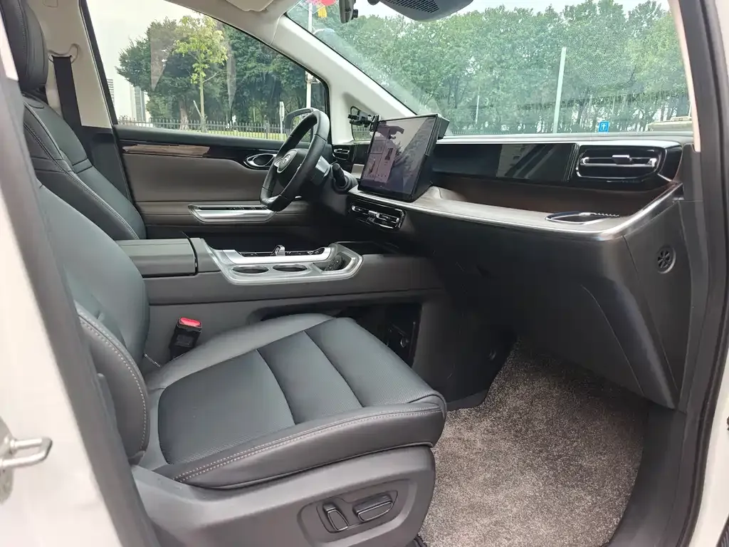GAC Motor Trumpchi E8 — фото 6