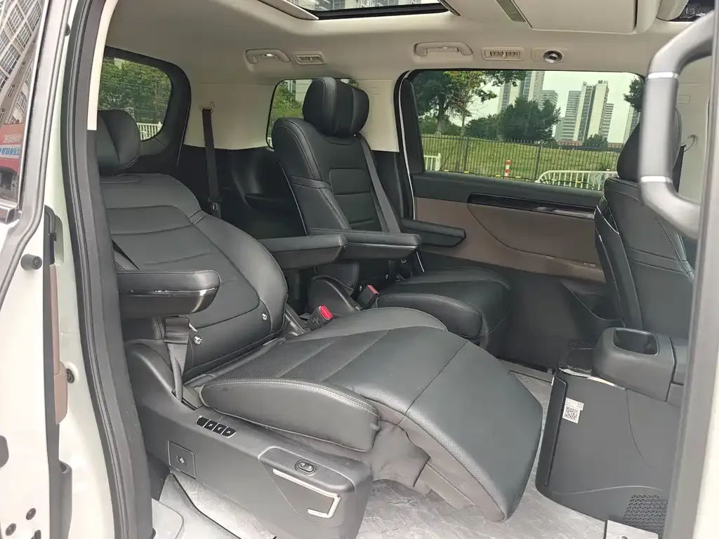 GAC Motor Trumpchi E8 — фото 2