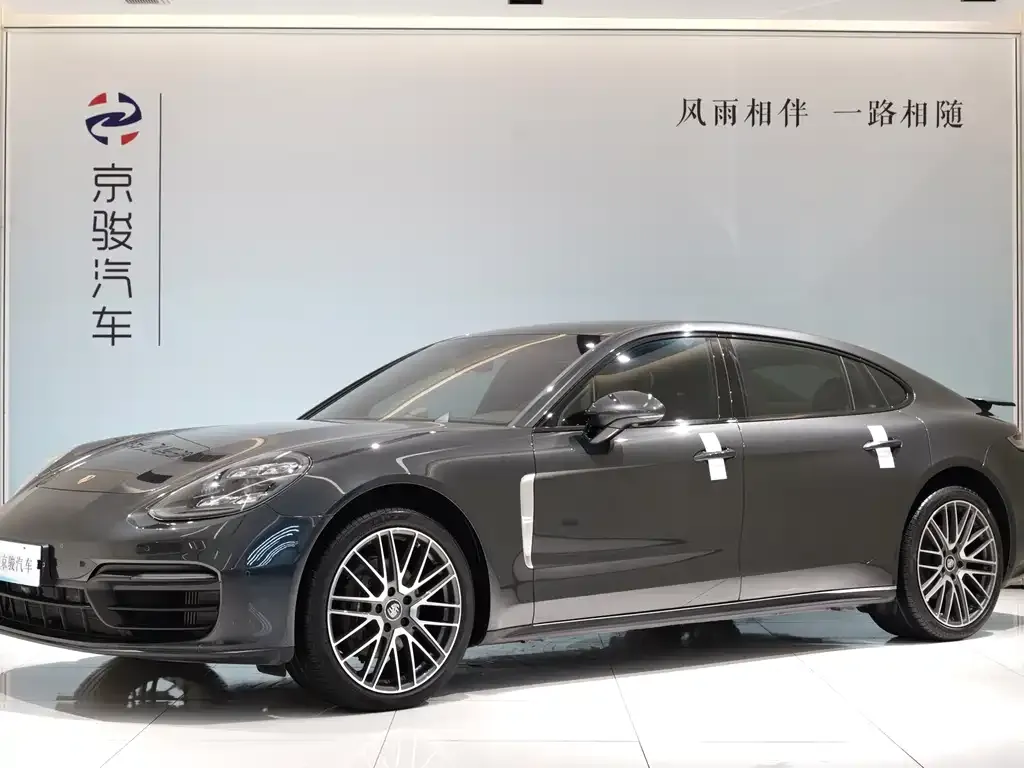 Porsche Panamera — фото 1