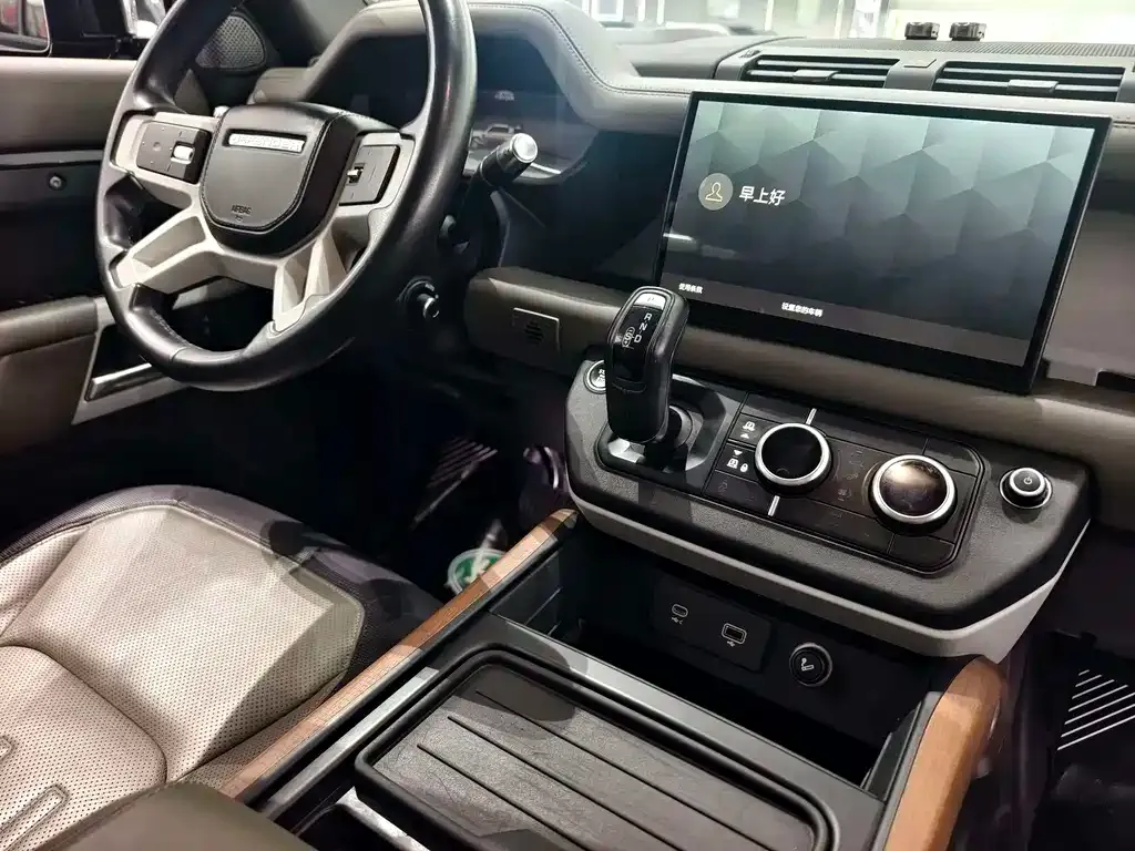 Land Rover Defender — фото 10
