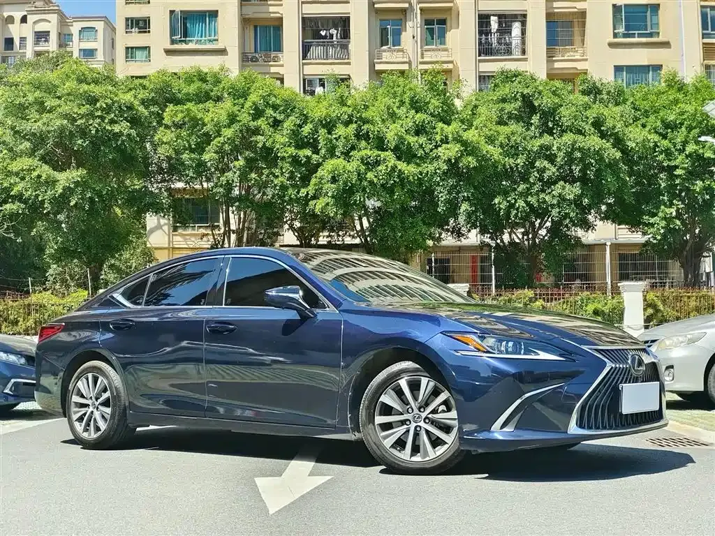 Lexus ES — фото 6