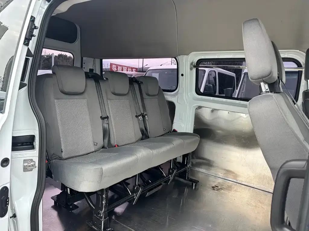Ford Transit 2023 из CN, фото 2