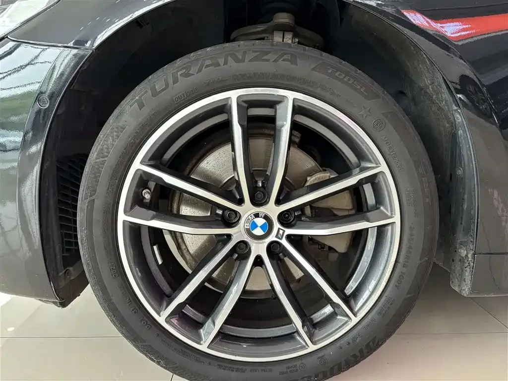 BMW 5 Series 2022 из CN, фото 9