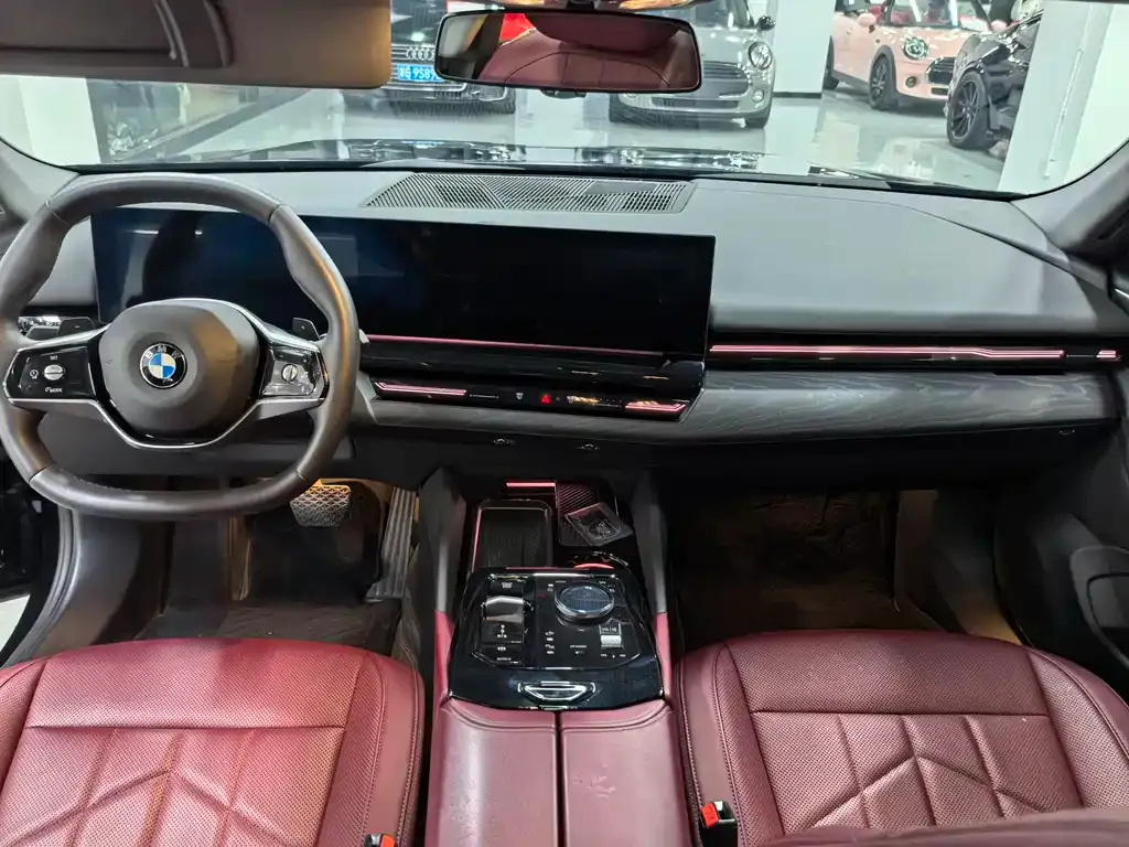 BMW 5 Series — фото 10