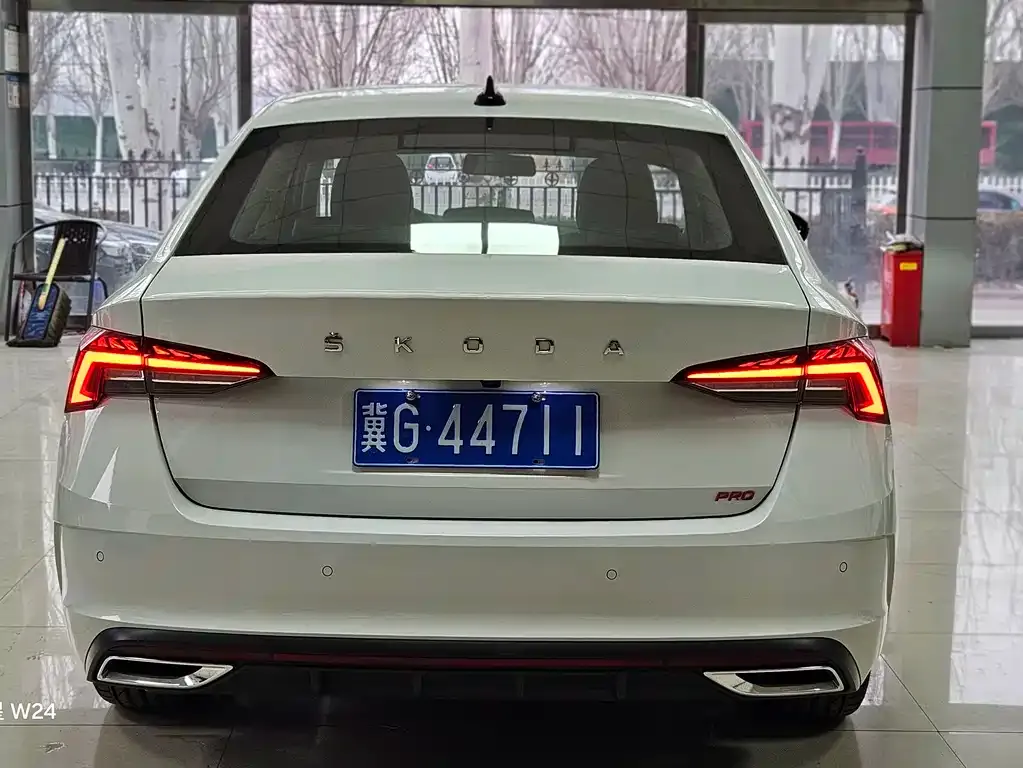 Skoda Octavia — фото 8