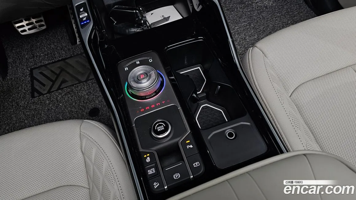 Kia Sorento — фото 10