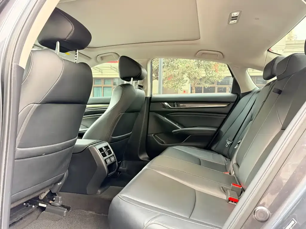 Honda Accord — фото 2
