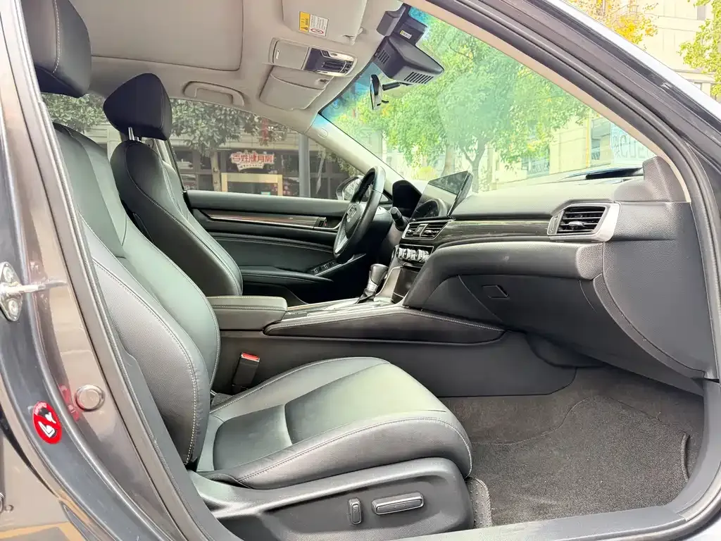 Honda Accord — фото 3