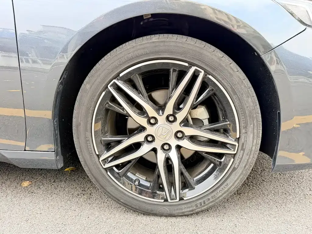 Honda Accord — фото 8