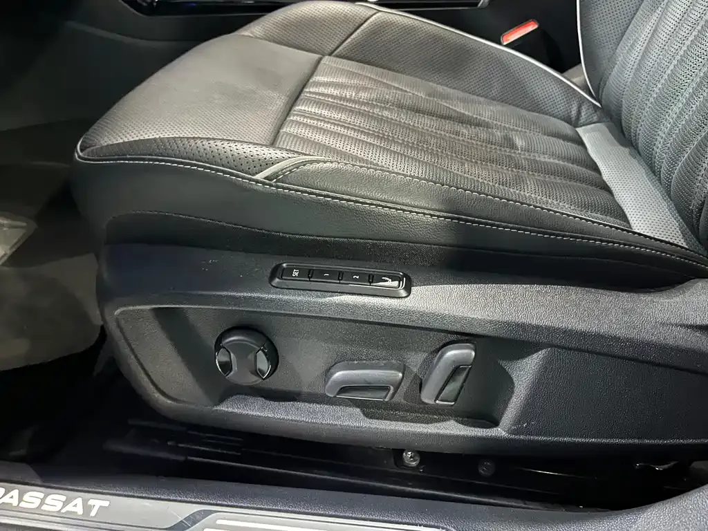Volkswagen Passat — фото 6