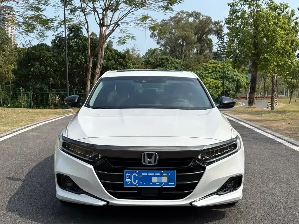 Honda Accord — фото 9