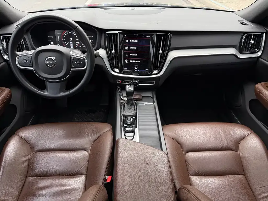 Volvo S60 — фото 10