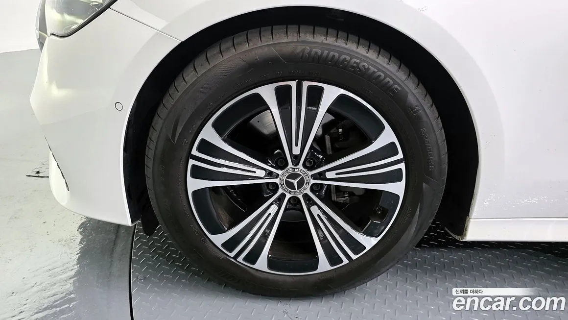Mercedes-Benz E-Class 2024 из KR, фото 8
