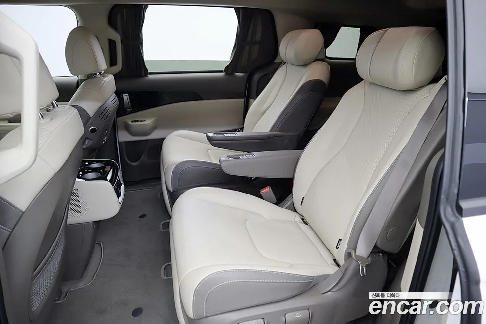 Kia Carnival — фото 10